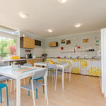 Zakatek Adeli * מיקוז'בו