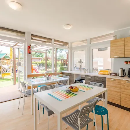 Zakatek Adeli מיקוז'בו